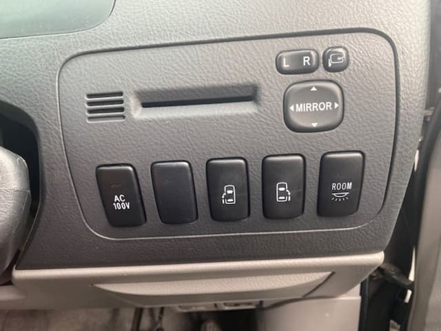 2002 Toyota Alphard JDM car for sale — photo 17 of 18