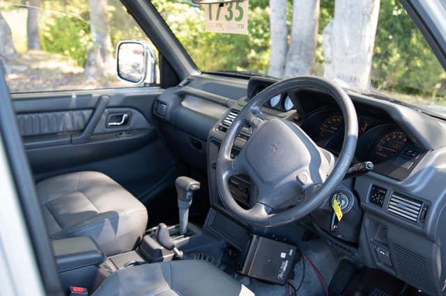 1994 Mitsubishi Pajero JDM car for sale — photo 9 of 15