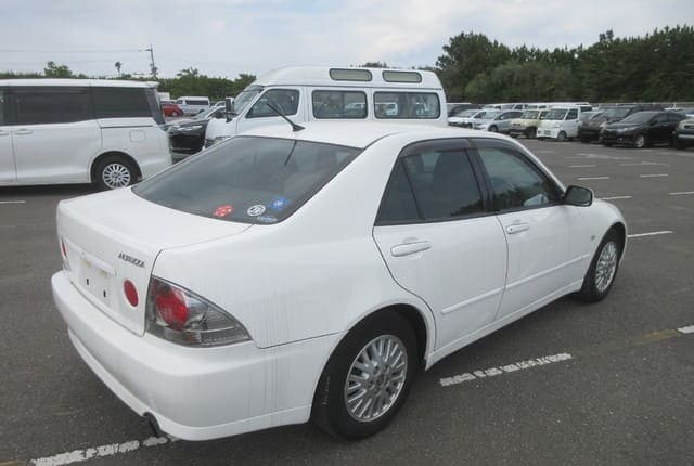 2002 Toyota Altezza JDM car for sale — photo 5 of 25