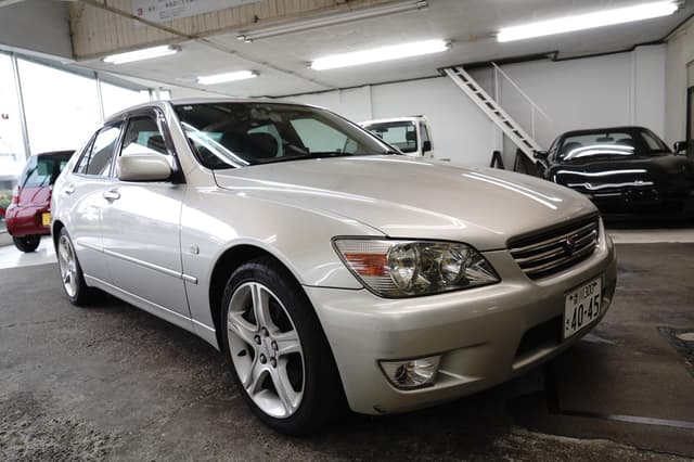 1999 Toyota Altezza JDM car for sale — photo 4 of 25