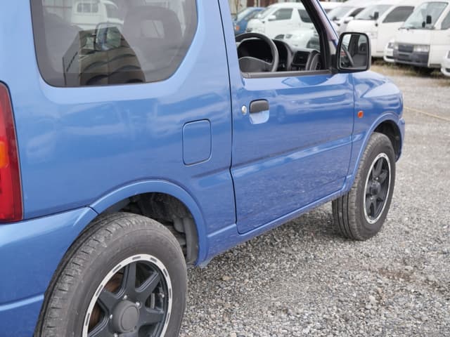 2002 Suzuki Jimny JDM car for sale — photo 17 of 25