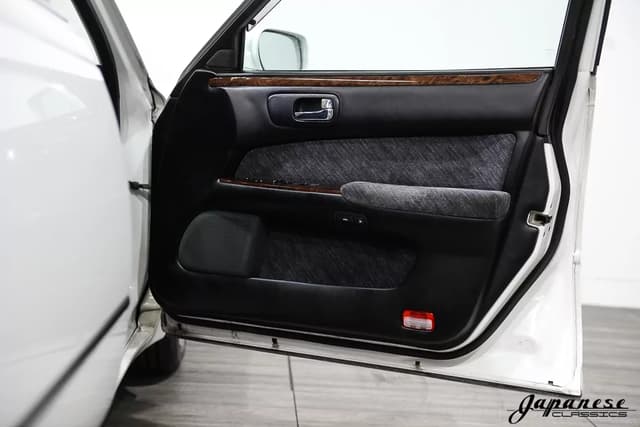 1997 Nissan Cima JDM car for sale — photo 18 of 25