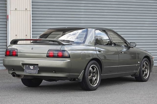 1992 Nissan Skyline JDM car for sale — photo 11 of 25