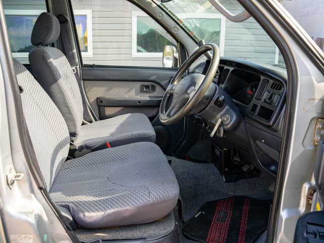 1999 Daihatsu Hijet JDM car for sale — photo 11 of 12
