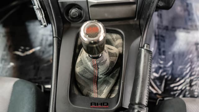 2001 Nissan Skyline JDM car for sale — photo 14 of 23
