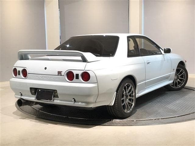 1993 Nissan Skyline JDM car for sale — photo 4 of 25