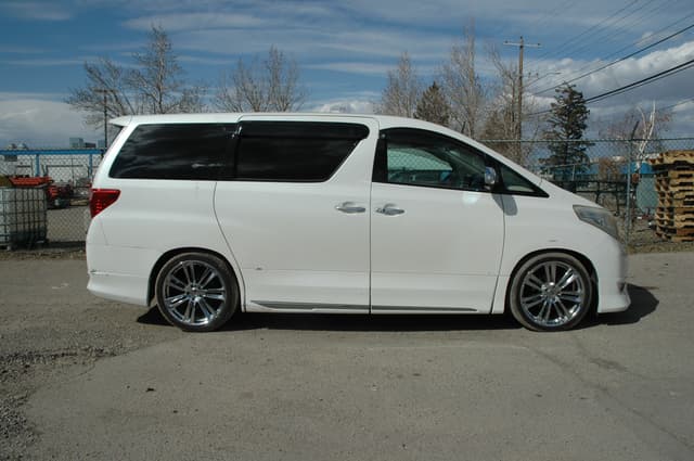 2008 Toyota Alphard JDM car for sale — photo 10 of 19