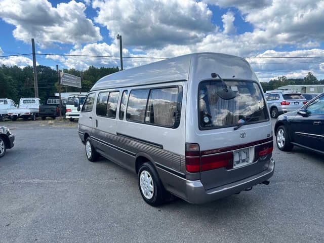 1996 Toyota HiAce JDM car for sale — photo 4 of 11