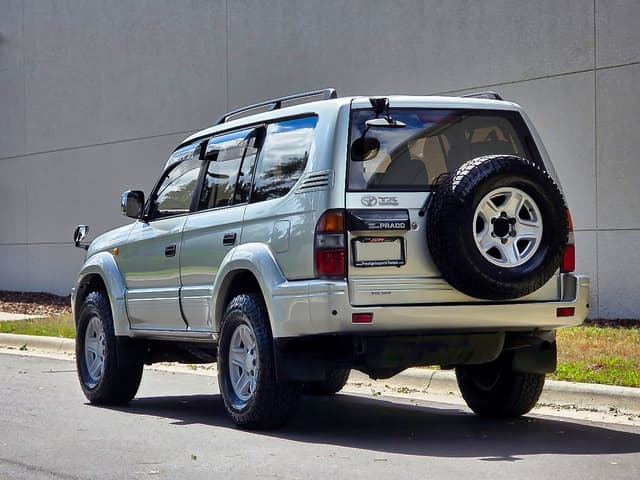 1998 Toyota Land Cruiser Prado JDM car for sale — photo 18 of 25