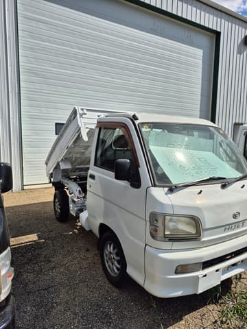 2002 Daihatsu Hijet JDM car for sale — photo 11 of 17