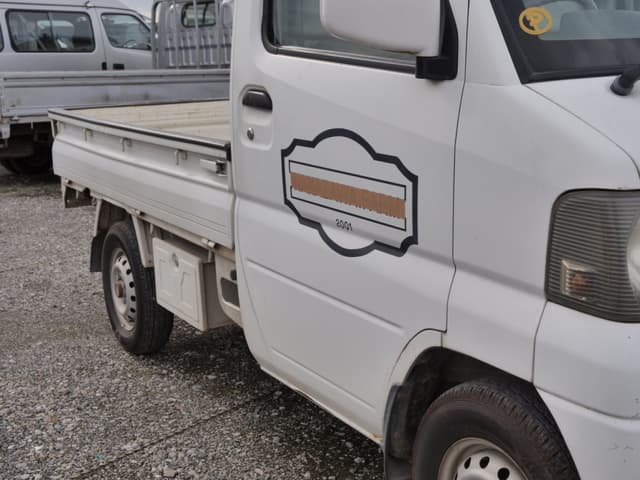 2001 Mitsubishi Minicab JDM car for sale — photo 10 of 25
