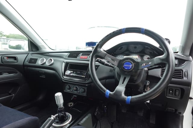 2001 Mitsubishi Lancer Evolution JDM car for sale — photo 15 of 18