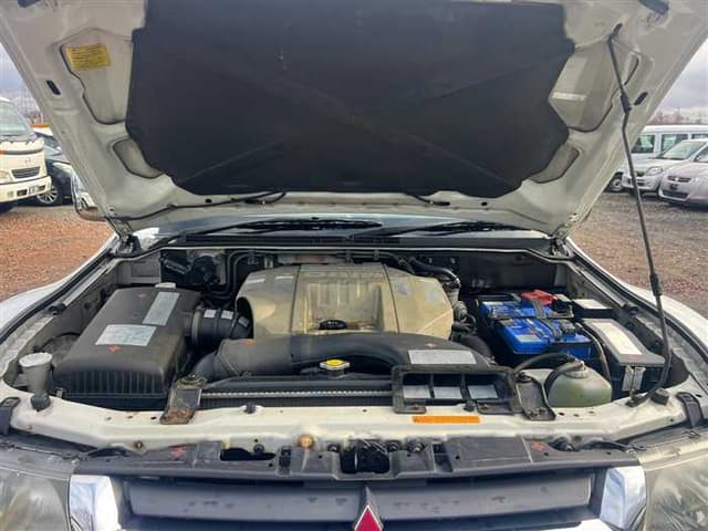 2000 Mitsubishi Pajero JDM car for sale — photo 16 of 25