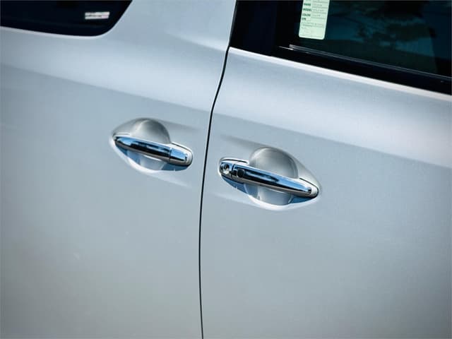 2012 Toyota Vellfire JDM car for sale — photo 14 of 25