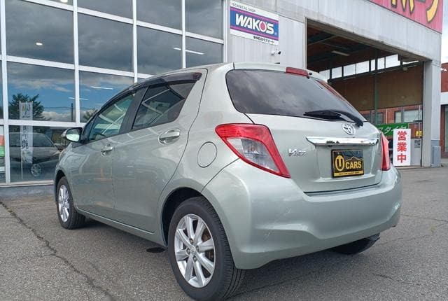 2011 Toyota Vitz JDM car for sale — photo 6 of 6