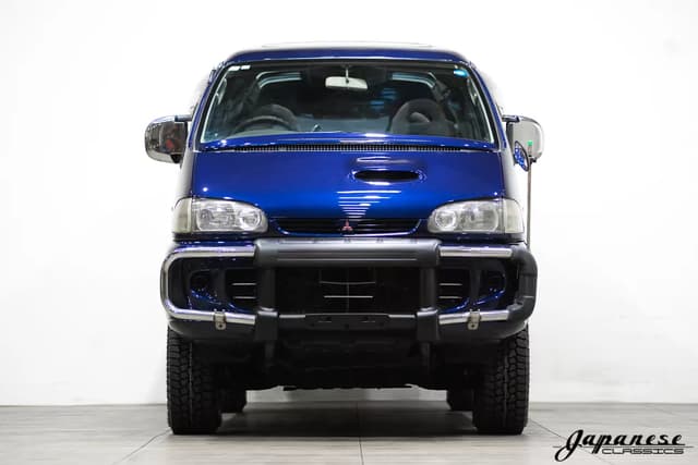 1996 Mitsubishi Delica JDM car for sale — photo 2 of 25