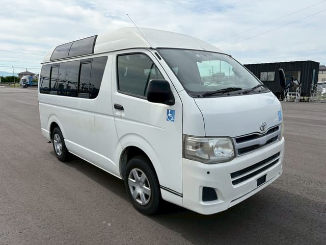 2011 Toyota HiAce JDM car for sale — photo 7 of 10