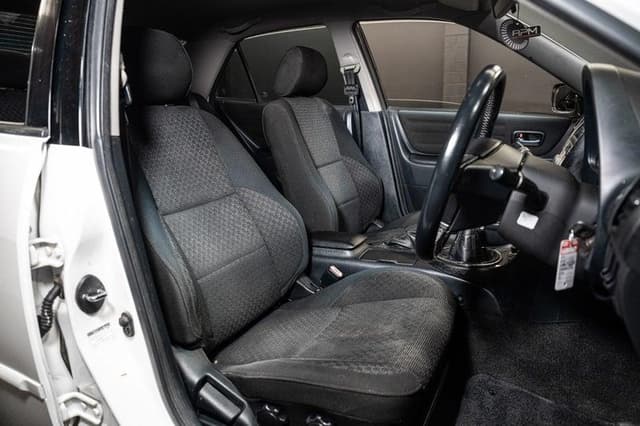 2001 Toyota Altezza JDM car for sale — photo 17 of 19