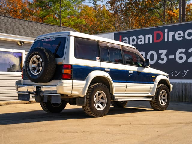 1993 Mitsubishi Pajero JDM car for sale — photo 15 of 18