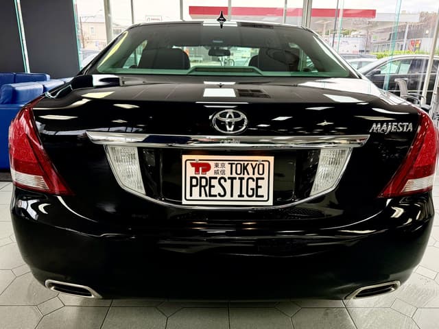 2011 Toyota Crown JDM car for sale — photo 4 of 5