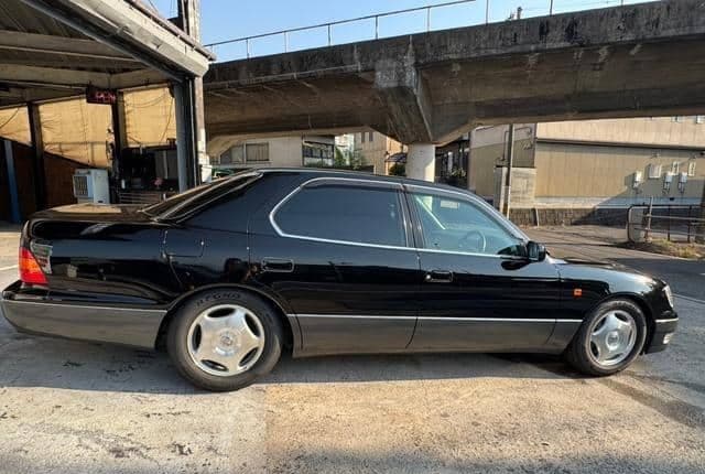 1999 Toyota Celsior JDM car for sale — photo 4 of 20