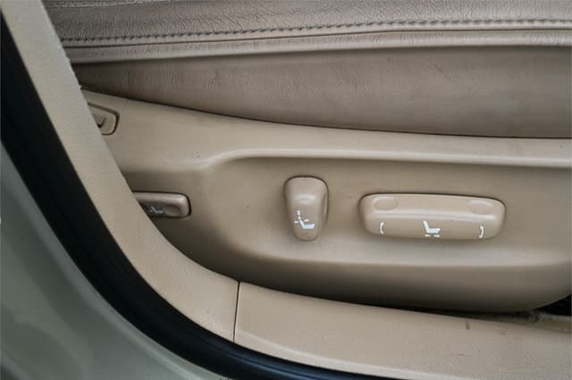 2009 Toyota Crown JDM car for sale — photo 21 of 25