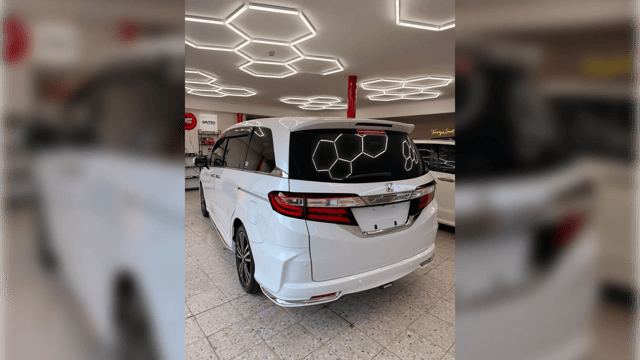 2015 Honda Odyssey JDM car for sale — photo 5 of 14