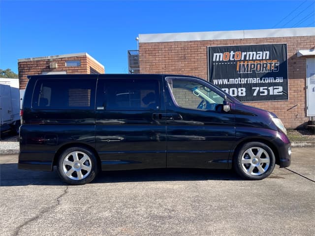 2007 Nissan Elgrand JDM car for sale — photo 5 of 16