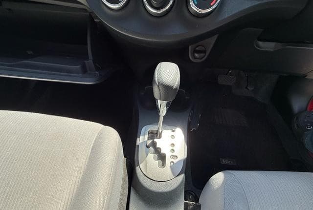 2011 Toyota Vitz JDM car for sale — photo 11 of 25