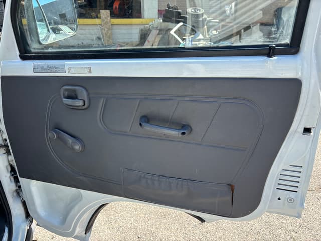 1997 Mitsubishi Minicab JDM car for sale — photo 12 of 25