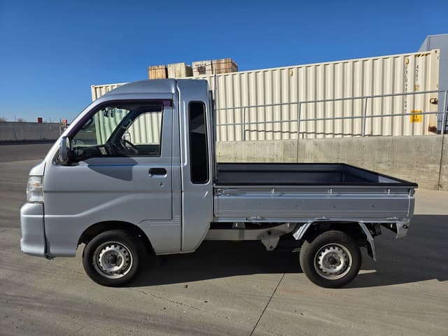 2008 Daihatsu Hijet JDM car for sale — photo 3 of 12