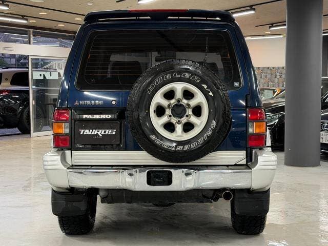 1994 Mitsubishi Pajero JDM car for sale — photo 2 of 20