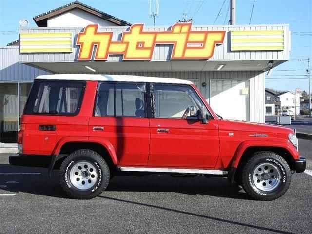 1995 Toyota Land Cruiser JDM car for sale — photo 6 of 17