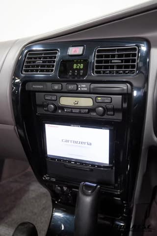 2000 Toyota Hilux Surf JDM car for sale — photo 11 of 25