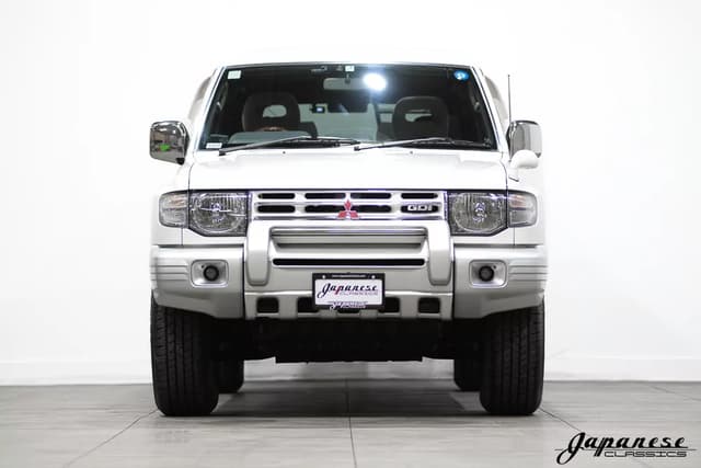 1997 Mitsubishi Pajero JDM car for sale — photo 2 of 25
