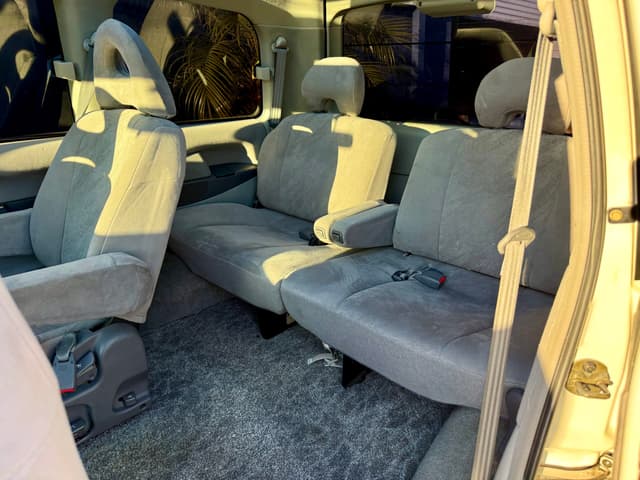 1998 Mitsubishi Delica JDM car for sale — photo 15 of 19