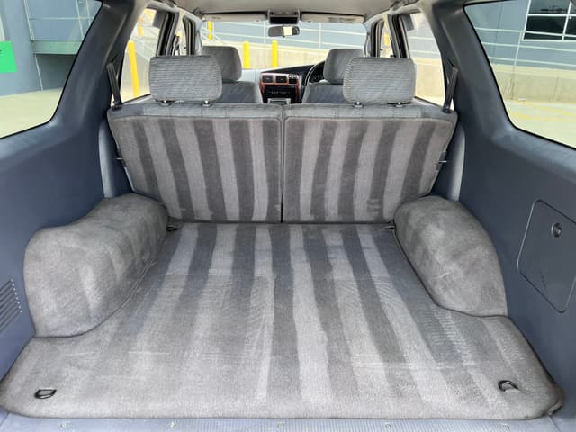 1996 Toyota Hilux Surf JDM car for sale — photo 18 of 20