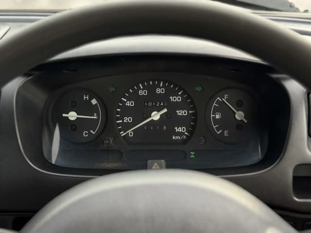 2000 Daihatsu Hijet JDM car for sale — photo 19 of 21