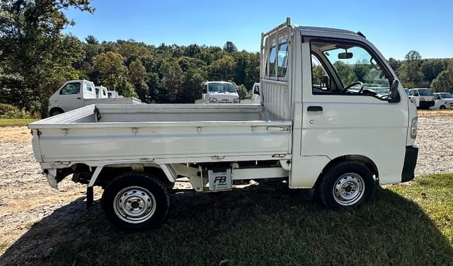 1999 Daihatsu Hijet JDM car for sale — photo 6 of 18