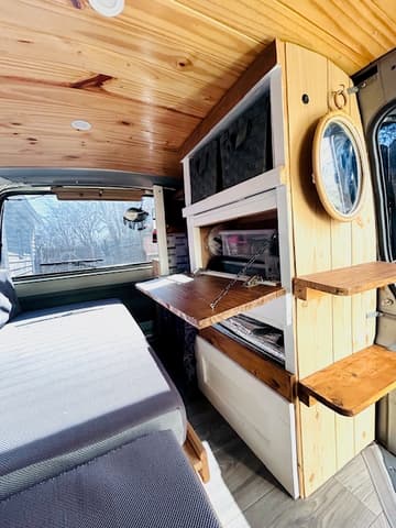 1991 Toyota HiAce JDM car for sale — photo 17 of 29