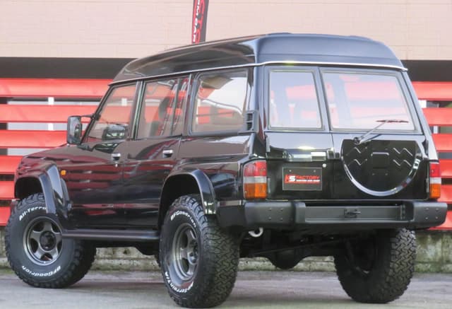 1989 Nissan Safari JDM car for sale — photo 2 of 18
