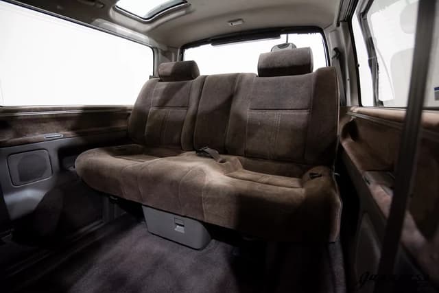 1995 Toyota HiAce JDM car for sale — photo 17 of 25