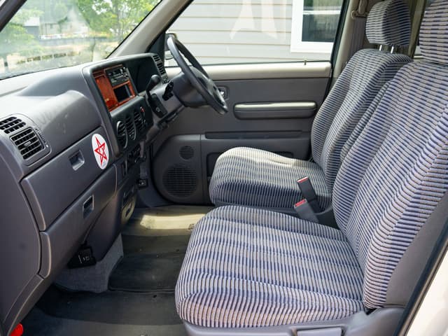 1997 Honda Stepwagon JDM car for sale — photo 13 of 15
