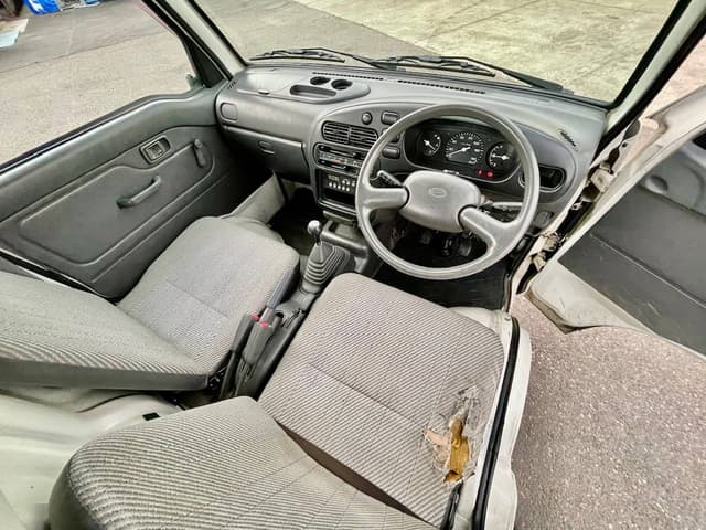 1998 Daihatsu Hijet JDM car for sale — photo 17 of 25