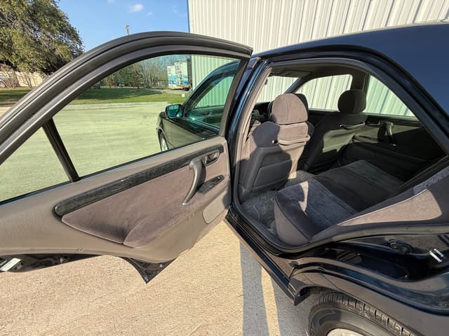 2000 Toyota Crown JDM car for sale — photo 13 of 22