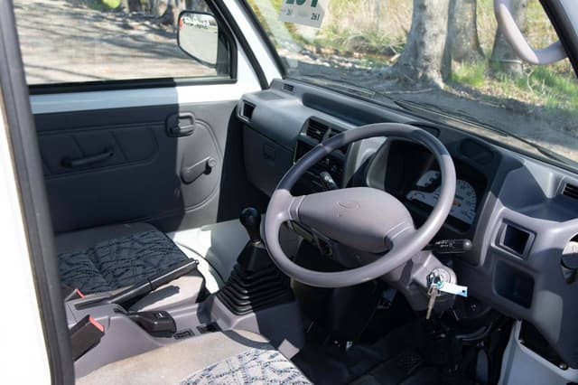 1998 Mitsubishi Minicab JDM car for sale — photo 12 of 19