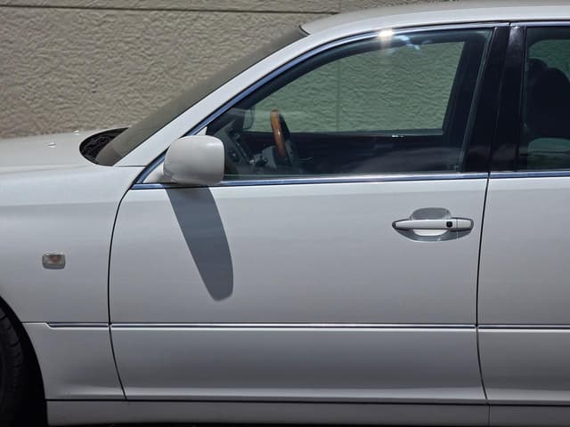 2000 Toyota Celsior JDM car for sale — photo 15 of 25