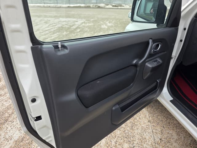 2009 Suzuki Jimny JDM car for sale — photo 17 of 24