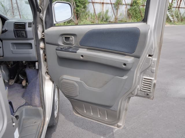 2001 Mitsubishi Town Box JDM car for sale — photo 24 of 25