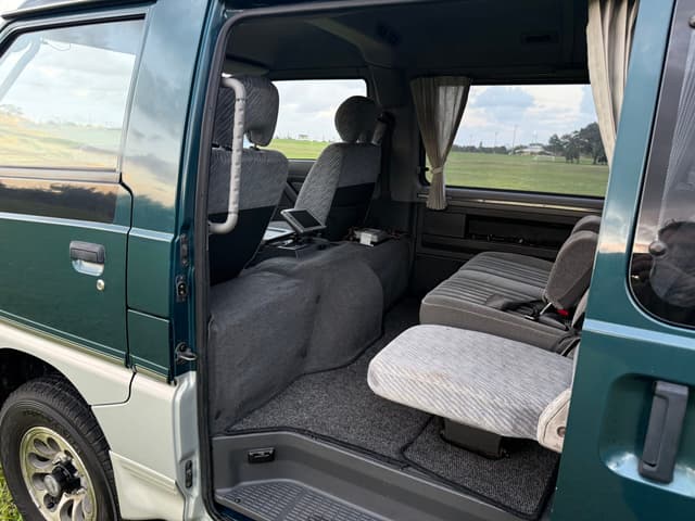 1996 Mitsubishi Delica JDM car for sale — photo 5 of 25